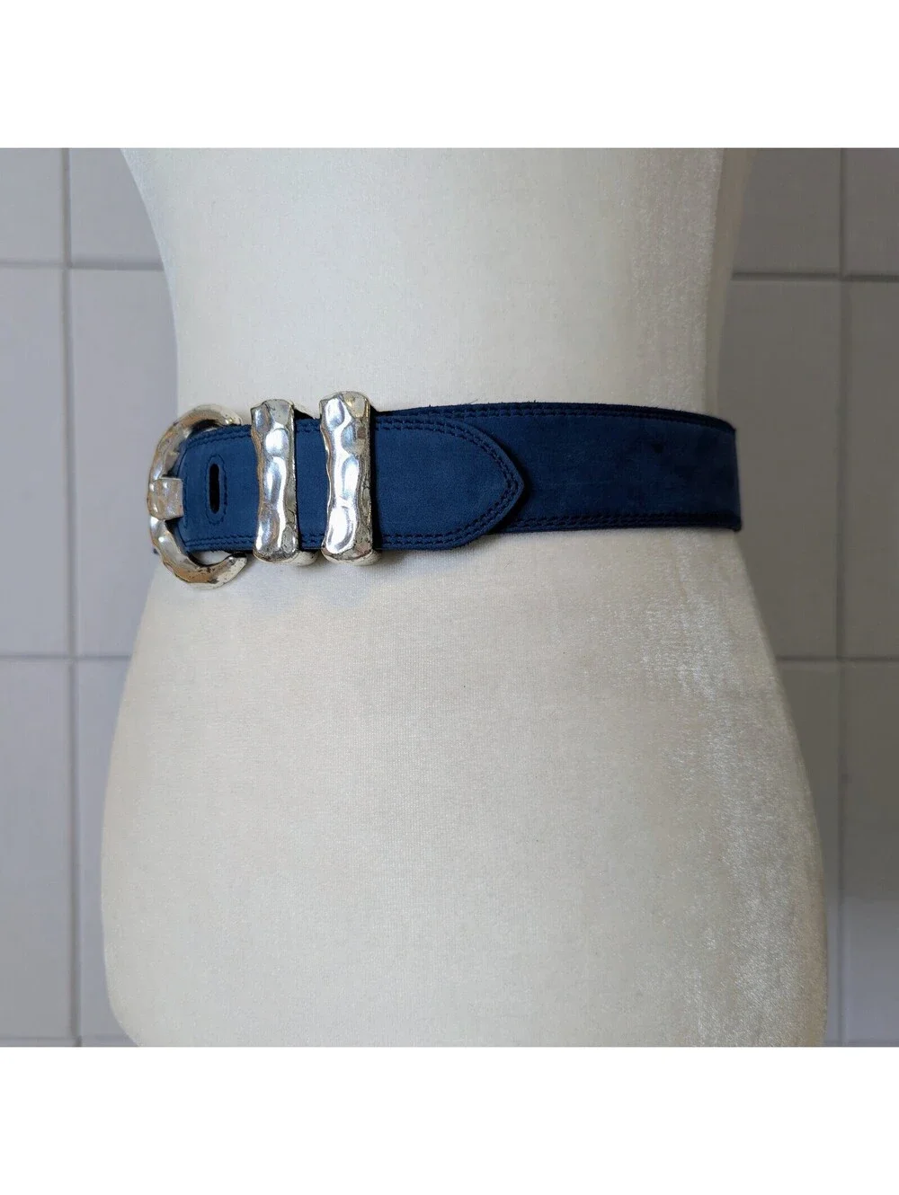 Vintage 90s nubuck leather belt w/ hammered silver buckle